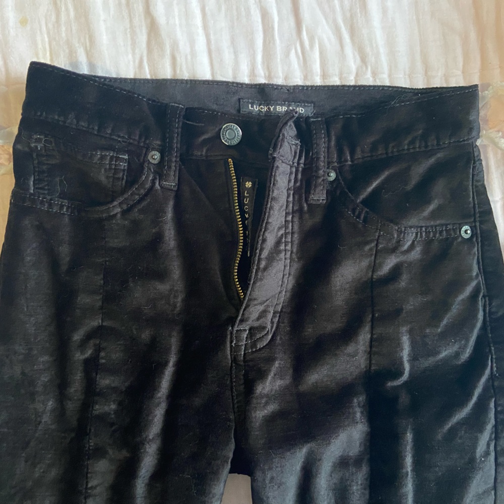 One of my favorite pair of pants, high rise skinnies from Lucky. Super soft.